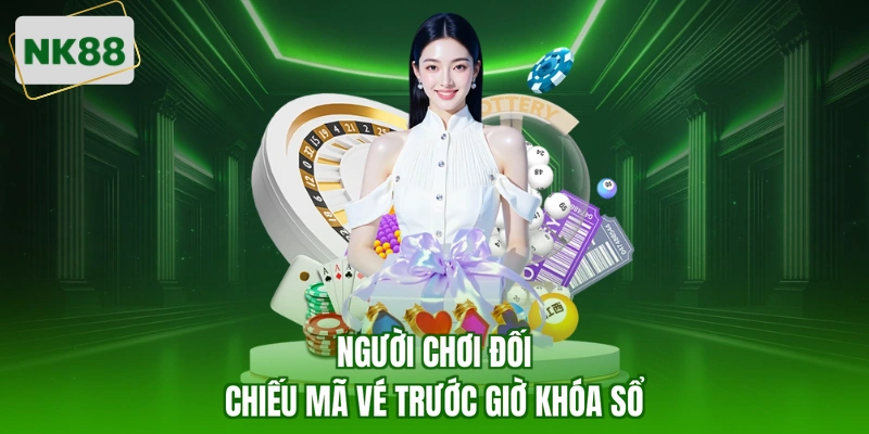 Người chơi đối chiếu mã vé trước giờ khóa sổ